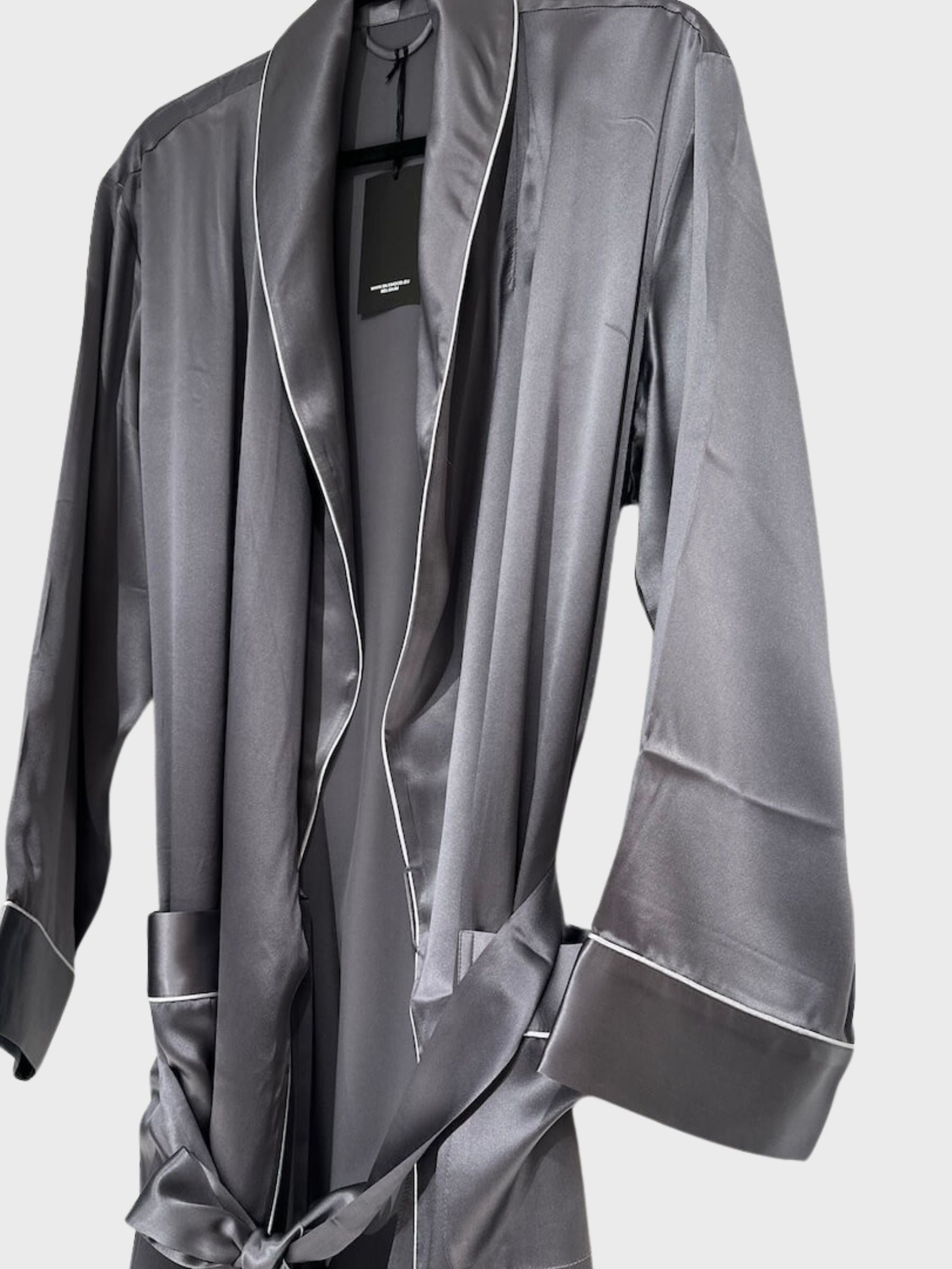 Peignoir en Soie de Luxe