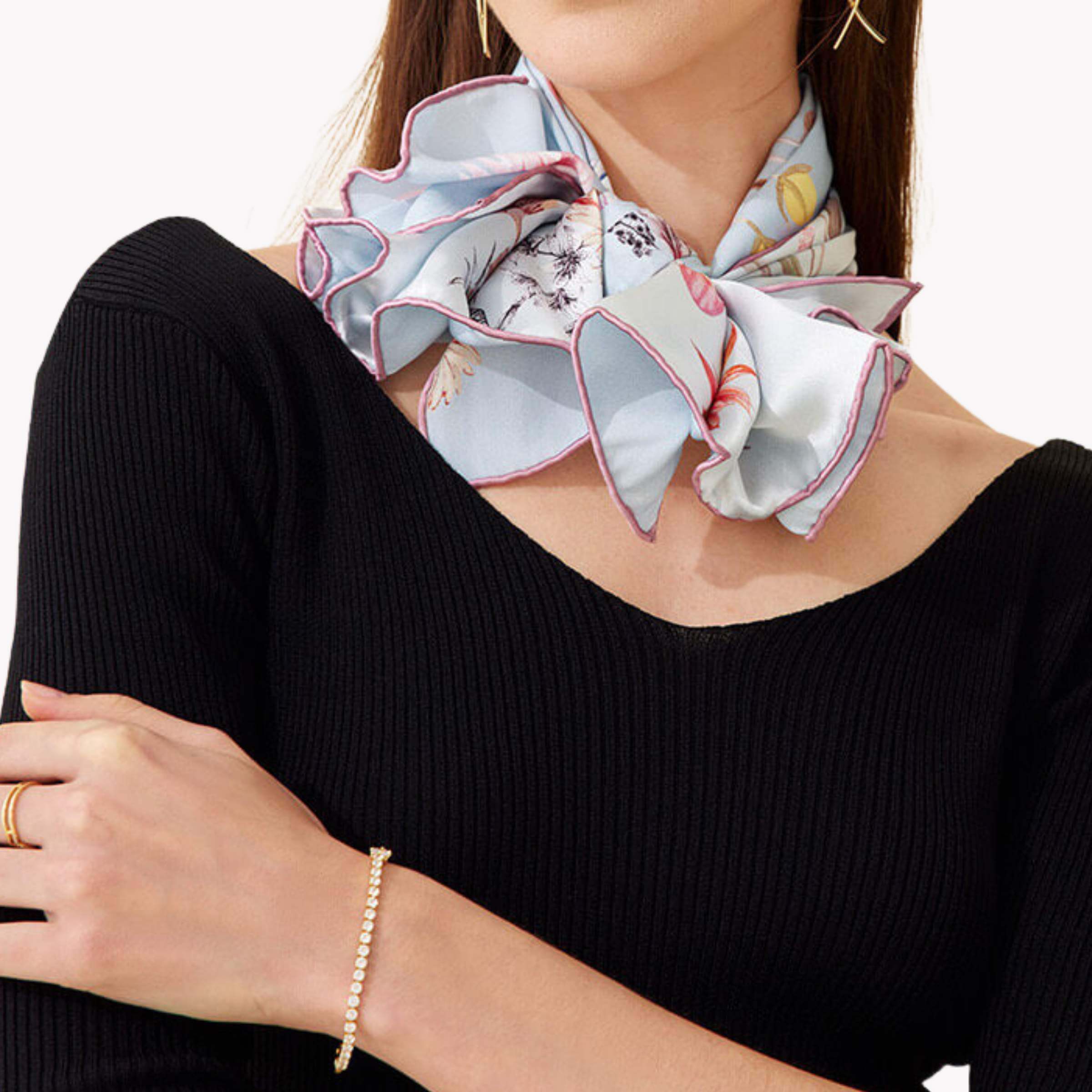 Foulard en soie floral (90×90 cm)
