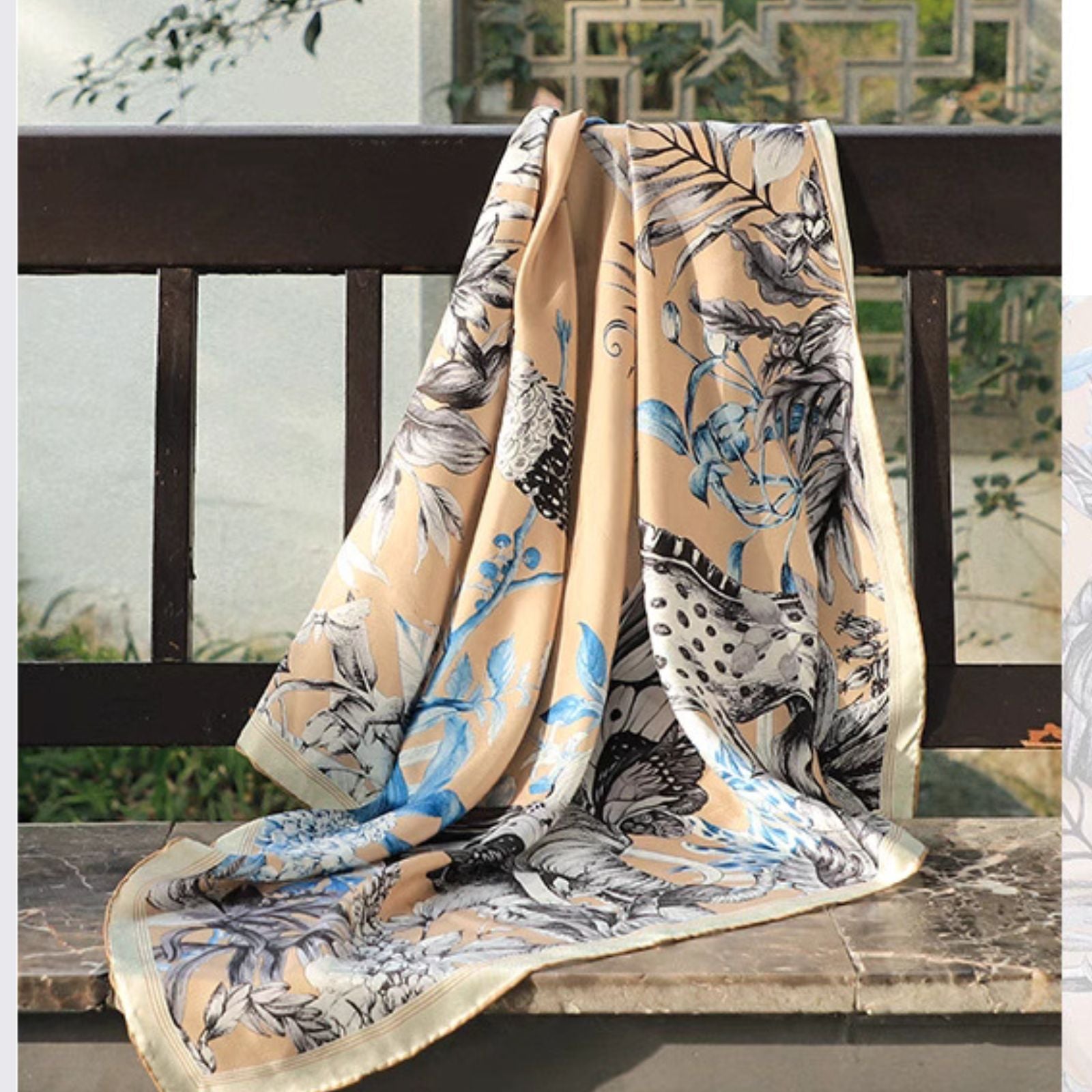 Foulard en soie (90×90 cm)